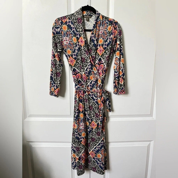 Tommy Bahama Mosaic Relief Mosaic Relief  Tambour 3/4 Sleeve Faux Wrap Dress - Picture 4 of 9